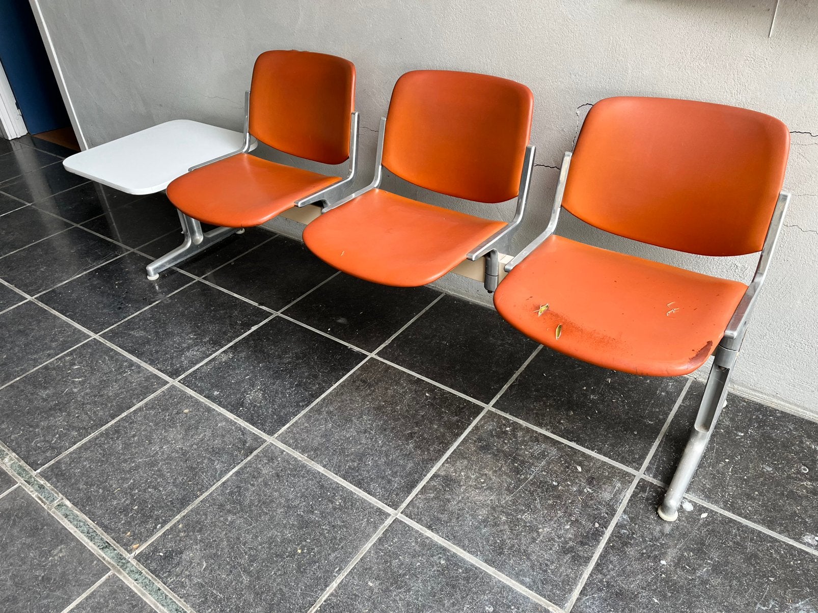 Vintage zetelrij met tafeltje jaren 70, Maison & Meubles, Chaises, Trois, Autres couleurs, Enlèvement, Utilisé