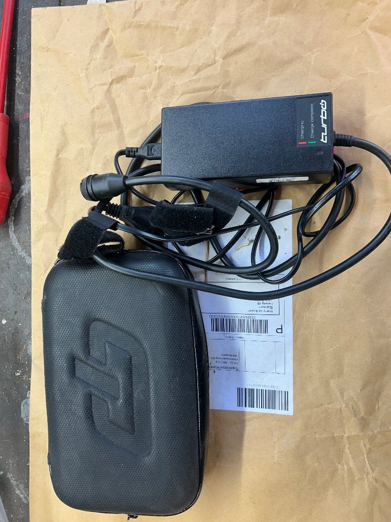 Batterij lader 36 volt, Ophalen of Verzenden, Zo goed als nieuw