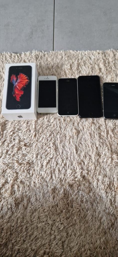 Veel oude iPhones zijn afzonderlijk of in een kavel te koop, Gebruikt, Ophalen of Verzenden, Zonder simlock, IPhone 7