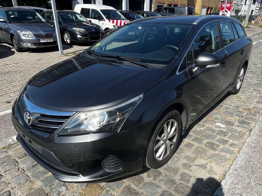 Toyota Avensis Avensis SW 2.0 D-4D Comfort NAVI / CLIMA, Autos, Avensis, Entreprise, Boîte manuelle, 5 portes