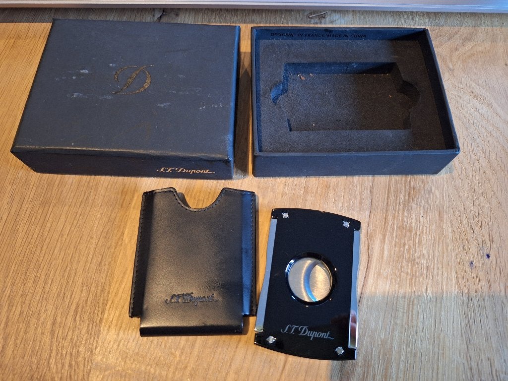 S.T. Dupont sigaren knipper met doosje en hoesje, Verzamelen, Ophalen of Verzenden, Zo goed als nieuw, Overige typen