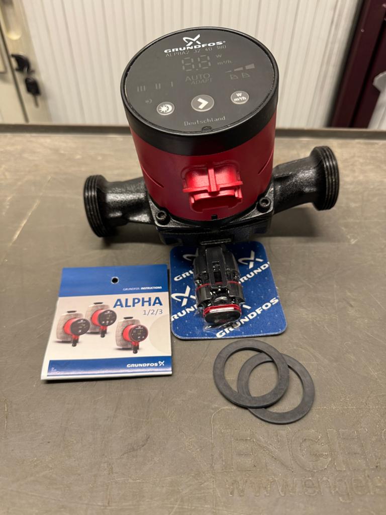Grundfos ALPHA2 32-40 180 Circulatiepomp – In nieuwstaat, Doe-het-zelf en Bouw, Verwarming en Radiatoren, Ophalen, Nieuw