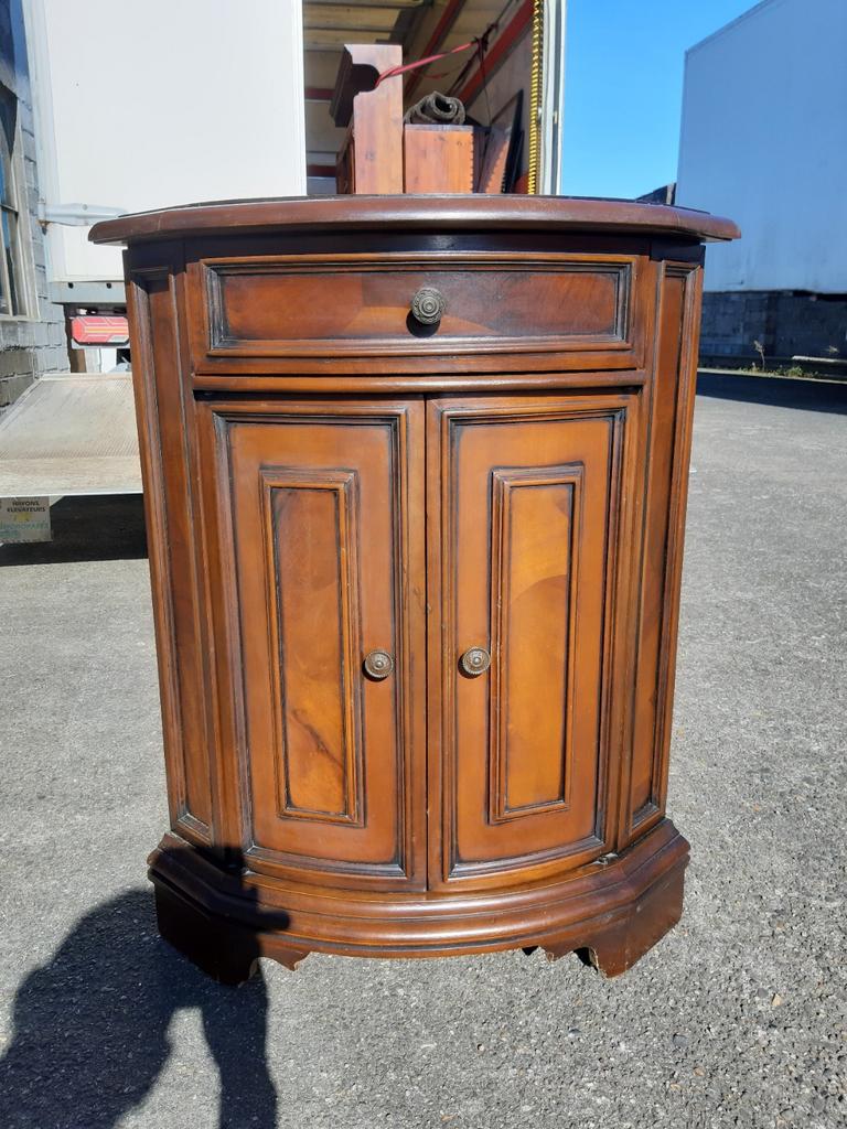 Meuble d'angle ou commode semi-circulaire, Antiquités & Art, Enlèvement