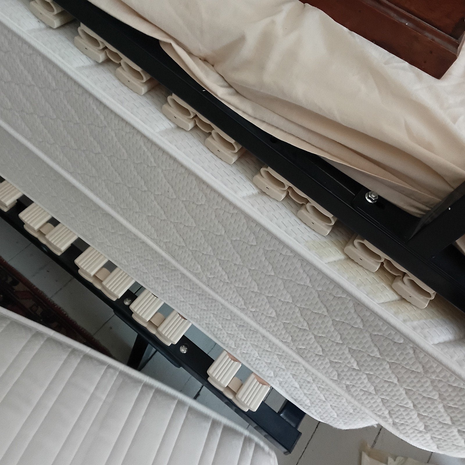 2 lits adultes sommiers une personne et 2 matelas recents, Enlèvement ou Envoi, Une personne, Matelas