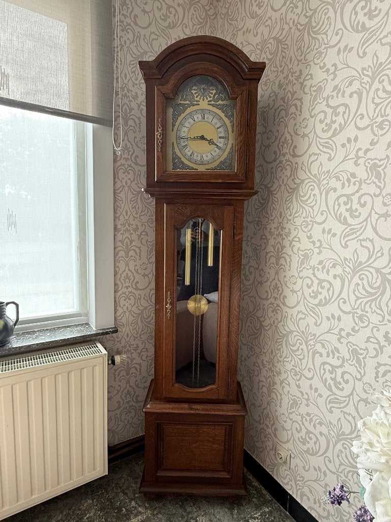 Klassieke staande pendule in donker eikenhout, Antiek en Kunst, Ophalen