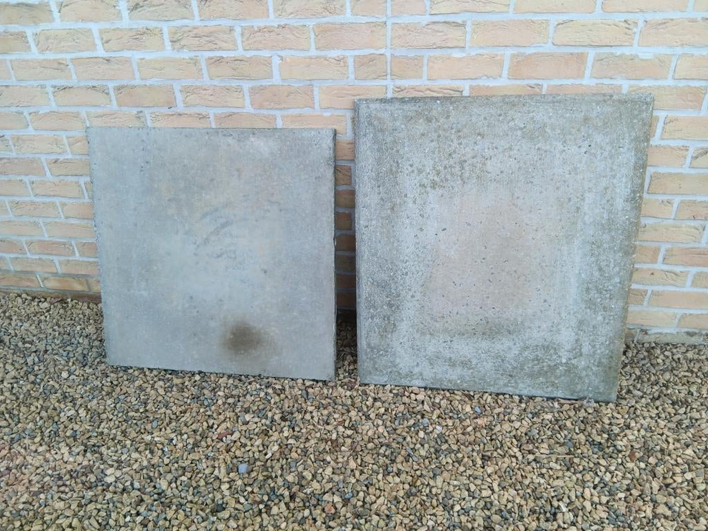 2 plaques en béton pour réaliser une base de parasol., Enlèvement, Base de parasol