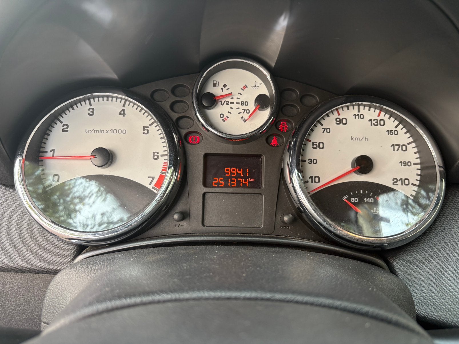 Peugeot 207, 95 kW, Handgeschakeld, 1400 cc, Particulier