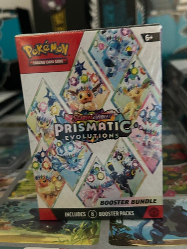 Prismatic evolution booster box, Ophalen of Verzenden, Nieuw, Booster