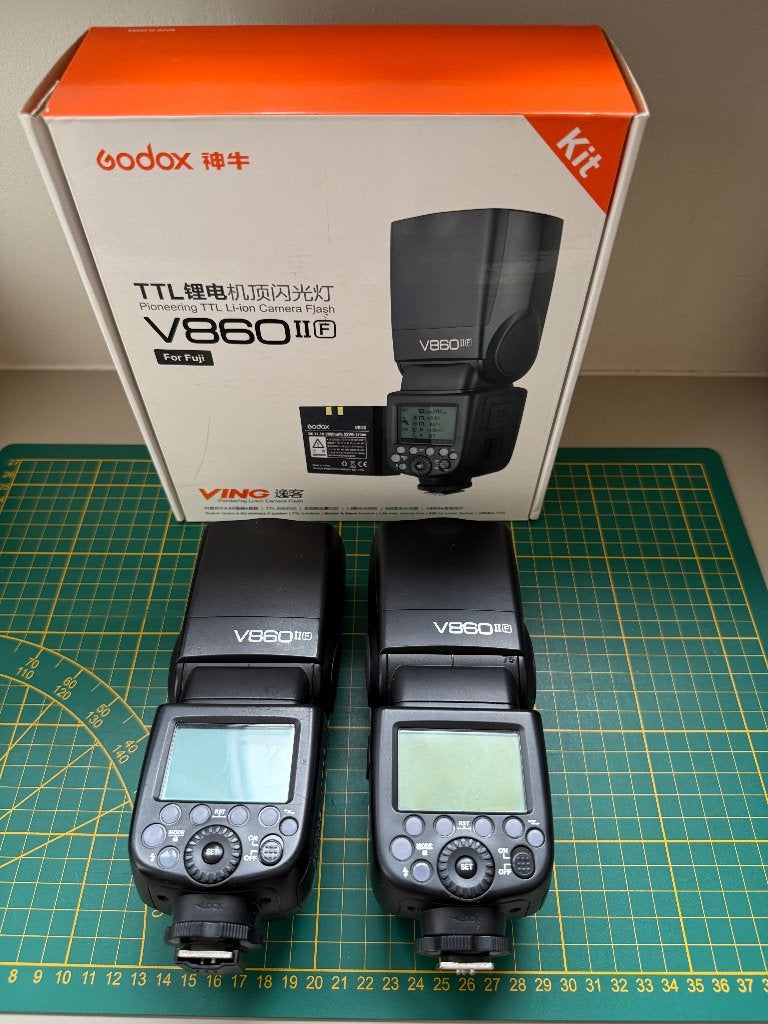 Godox Speedlite V860II Fujifilm Kit : 2 stuks !!!, Ophalen, Fujifilm, TTL, Zo goed als nieuw