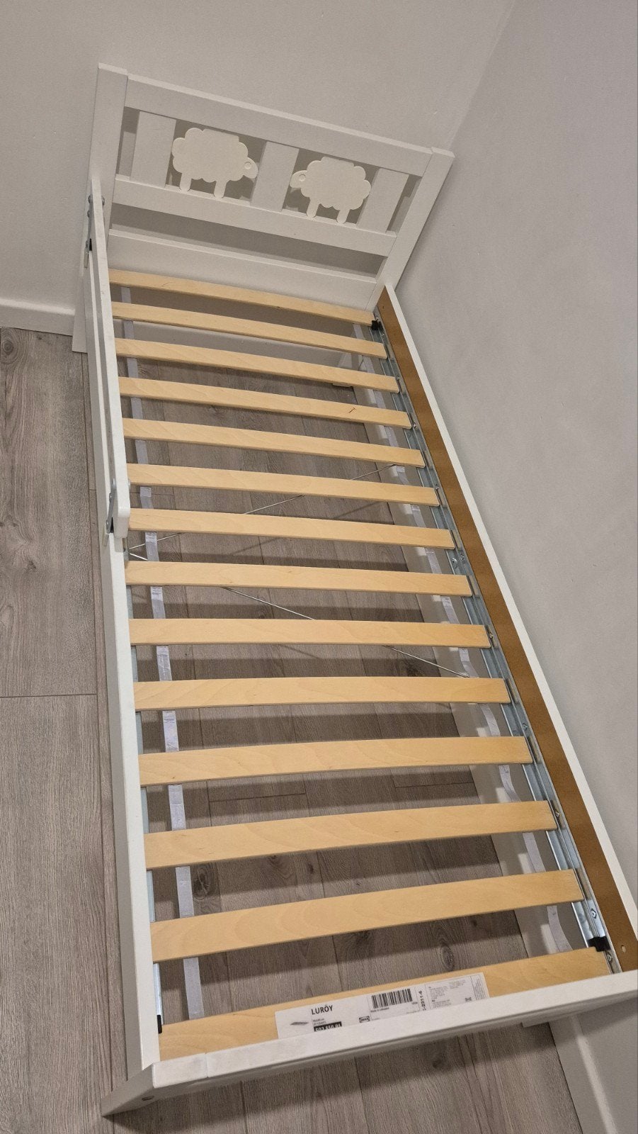 lit enfant Ikea avec sommier + cadeau (cuisine en bois), Enlèvement