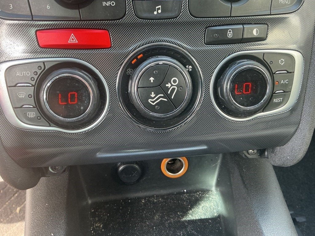 PANNEAU DE COMMANDE CHAUFFAGE CLIMATISATION C4 Berline (NC), Citroën, Kontakt-citroen@citroen.com, Utilisé, Citroën Deutschland GmbH