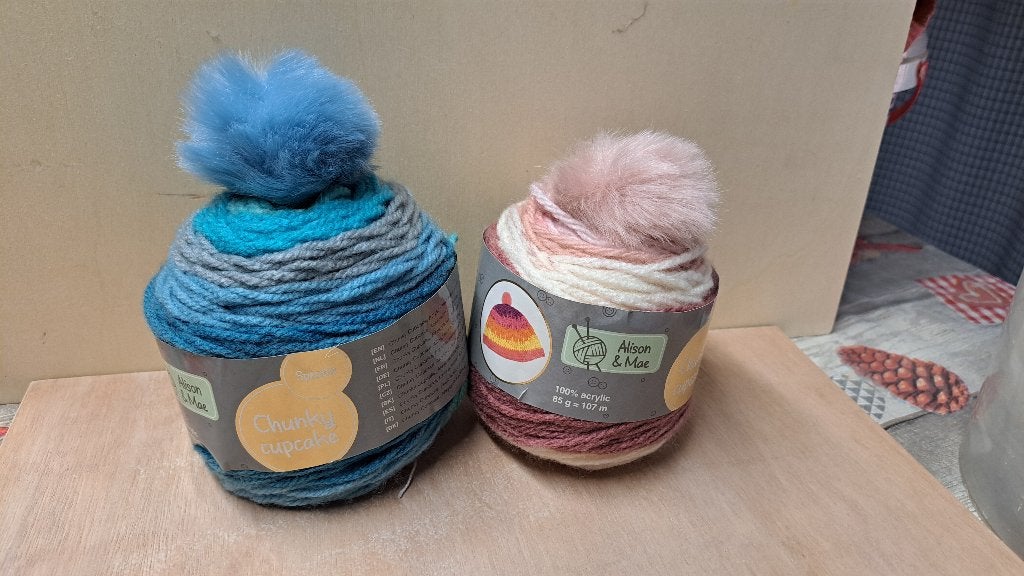 Alison & Mae 2 chunky cupcakes met pompons, Ophalen of Verzenden, Nieuw, Breien of Haken, Wol of Garen