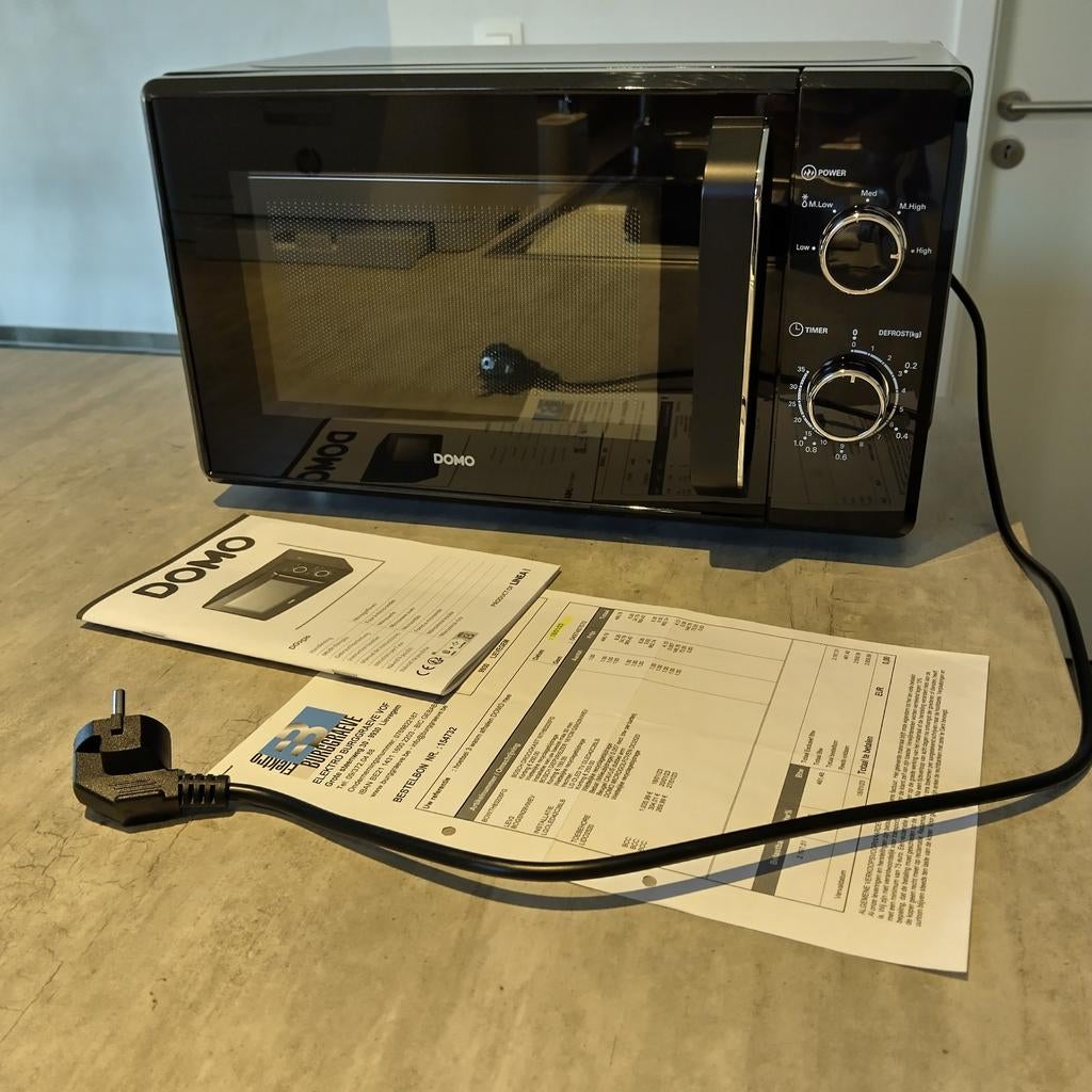 Zwarte microgolfoven Domo nieuw afhalen in Zomergem, Elektronische apparatuur, Microgolfovens, Ophalen, Nieuw, Vrijstaand, Microgolfoven