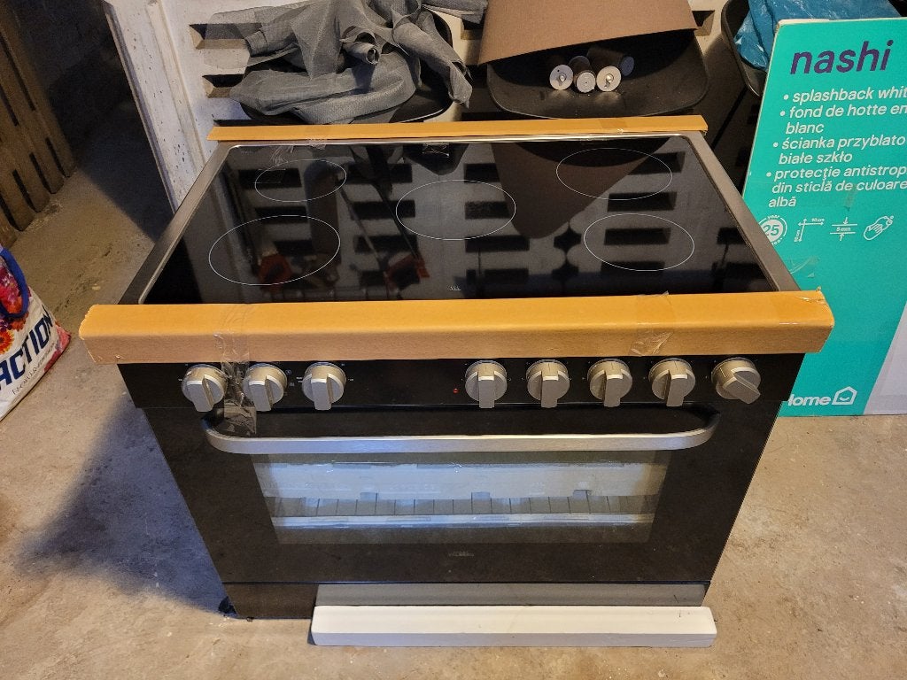 cuisinière électrique VALBERG, Electroménager, Classe énergétique A ou plus économe, 85 à 90 cm, Enlèvement, Utilisé