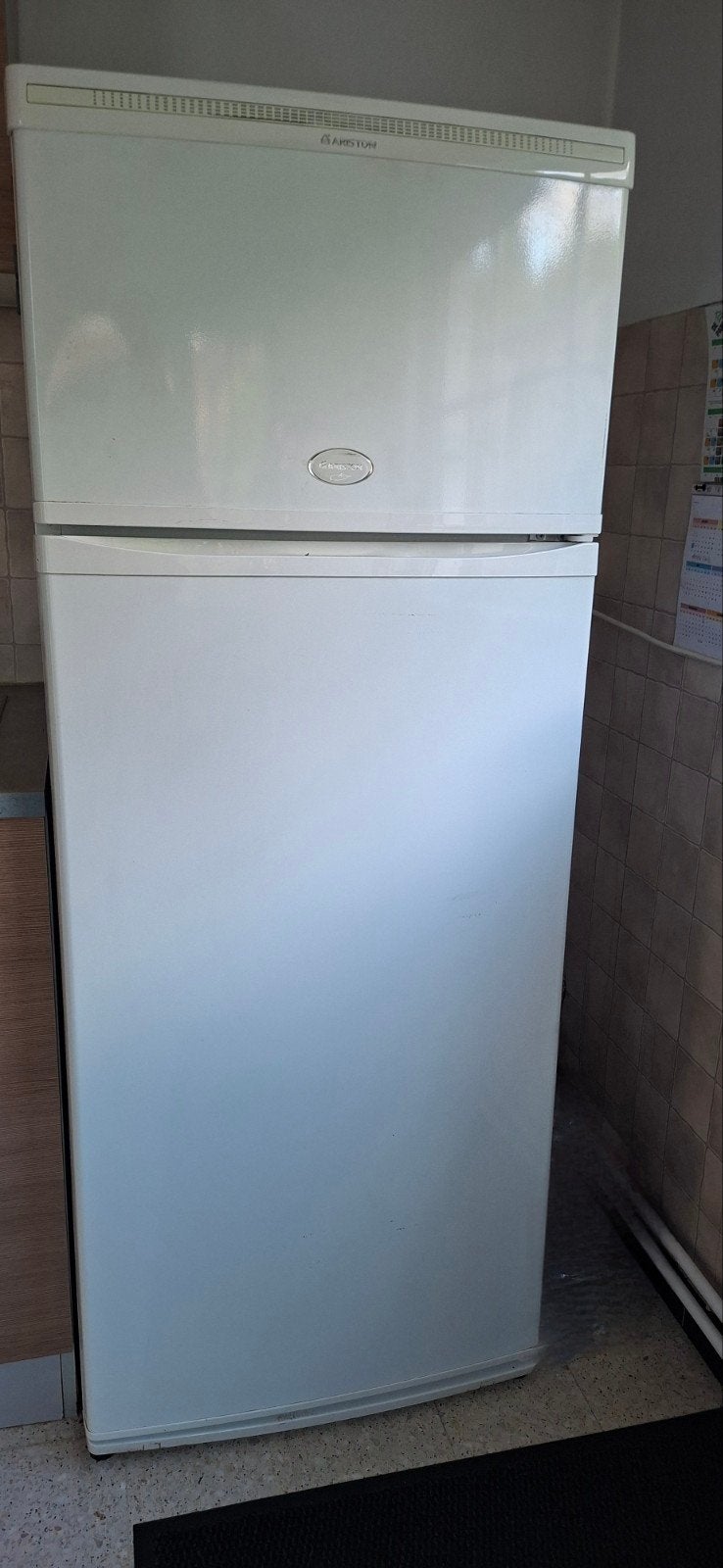 Réfrigérateur Ariston 200L avec congélateur, Enlèvement, Avec compartiment congélateur