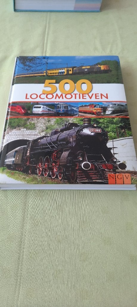 Boek 500 LOCOMOTIEVEN, Ophalen of Verzenden, Zo goed als nieuw, Trein