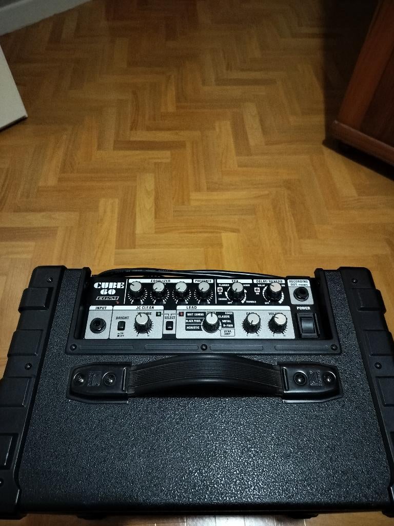 Aangeboden, Roland Cube60., Muziek en Instrumenten, Versterkers | Bas en Gitaar, Ophalen, Zo goed als nieuw, Gitaar, 50 tot 100 watt