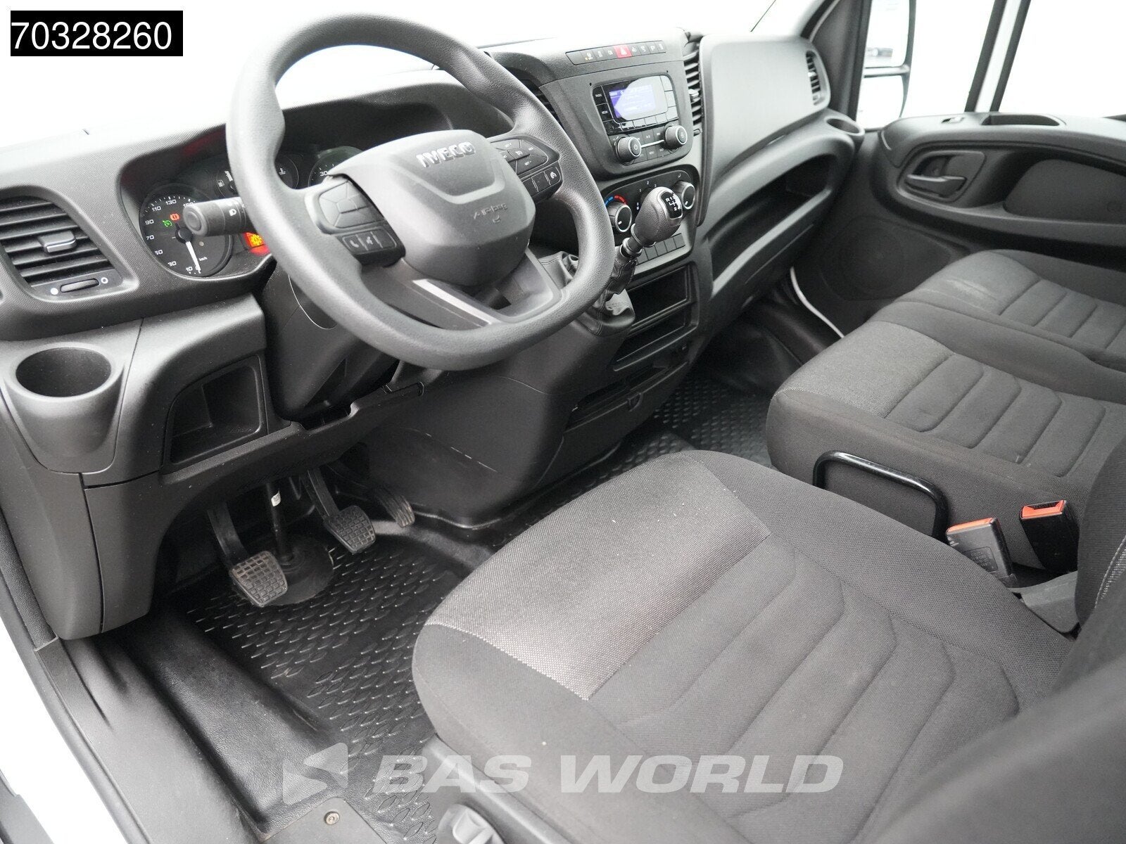 Iveco Daily 35C16 3.0L Laadklep Dubbellucht Bakwagen 160PK M, Stof, Gebruikt, Euro 6, 4 cilinders