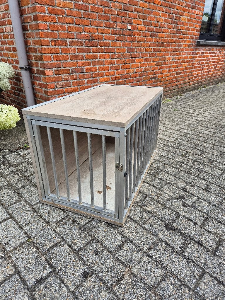Hondenbench, Enlèvement, Utilisé