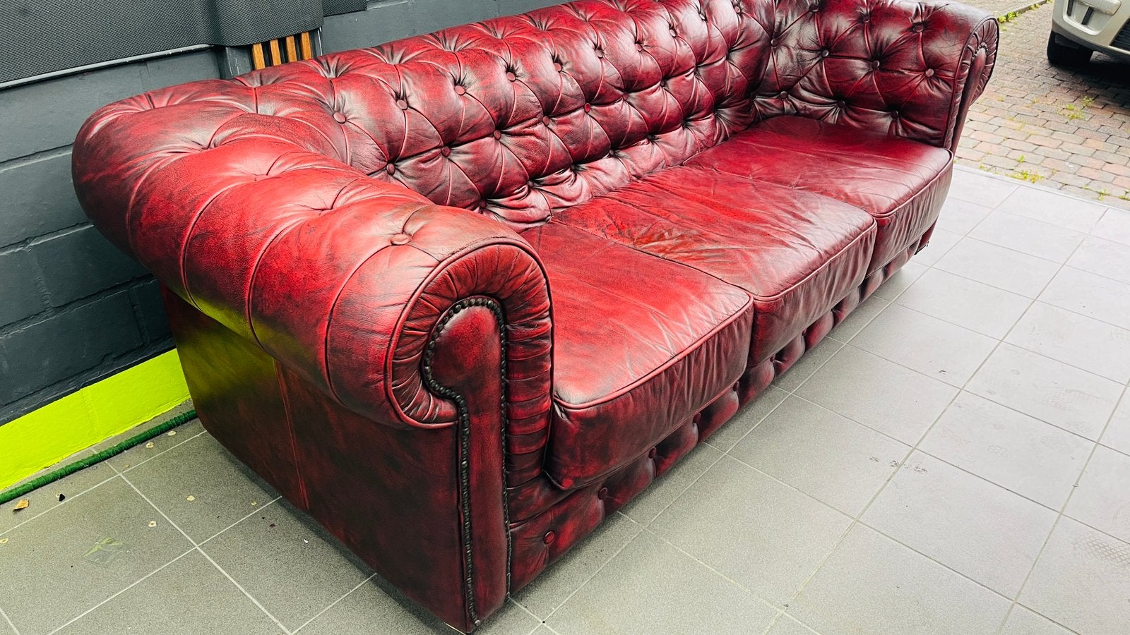 Superbe canape cuir Chezterfield Original British, Trois personnes, Chesterfield, Enlèvement, Utilisé