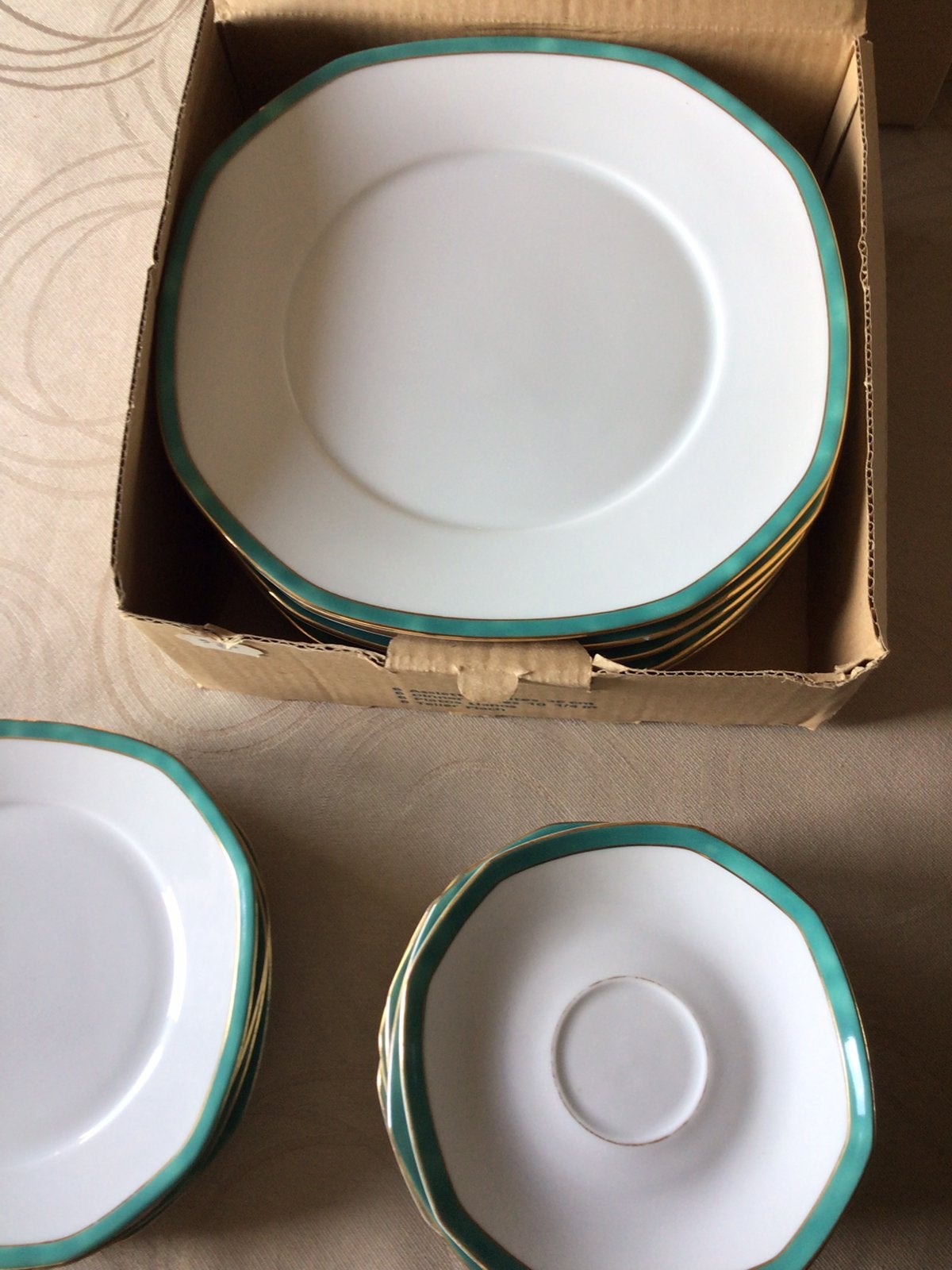 Modern servies, Huis en Inrichting, Ophalen, Zo goed als nieuw, Modern