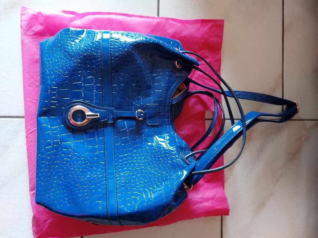 Grand sac à main bleu vernis Lantadeli Paris 2 en 1, Bijoux, Sacs & Beauté, Sacs | Sacs Femme, Enlèvement, Bleu, Sac à main
