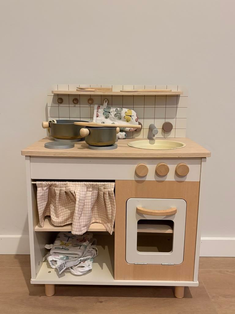 Speelkeuken - incl accessoires plan toys, Enlèvement, Comme neuf, Jouer à la cuisine