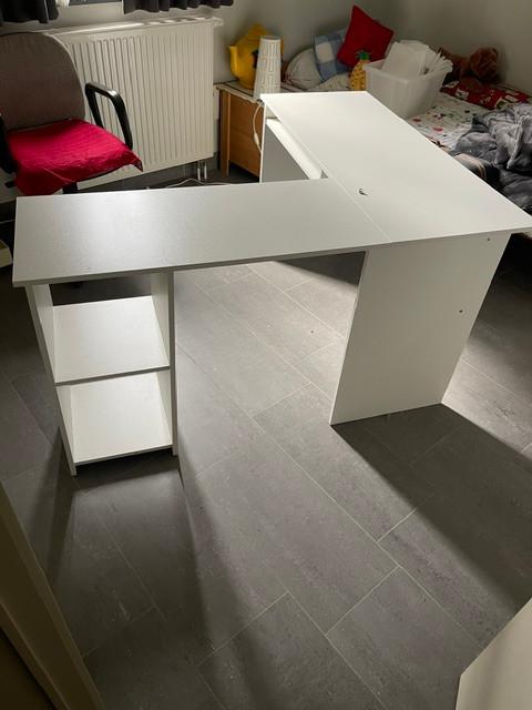 Zo goed als nieuw, wit hoekbureau, Huis en Inrichting, Bureaus, Ophalen, Demontabel, 120 cm, Hoekbureau