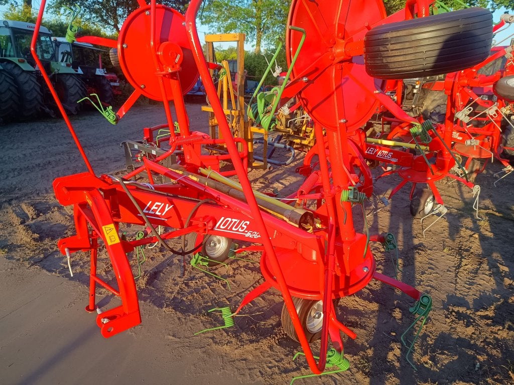 Lely hooiers/schudders/kuhn hark/balenklem, Zakelijke goederen, Ophalen