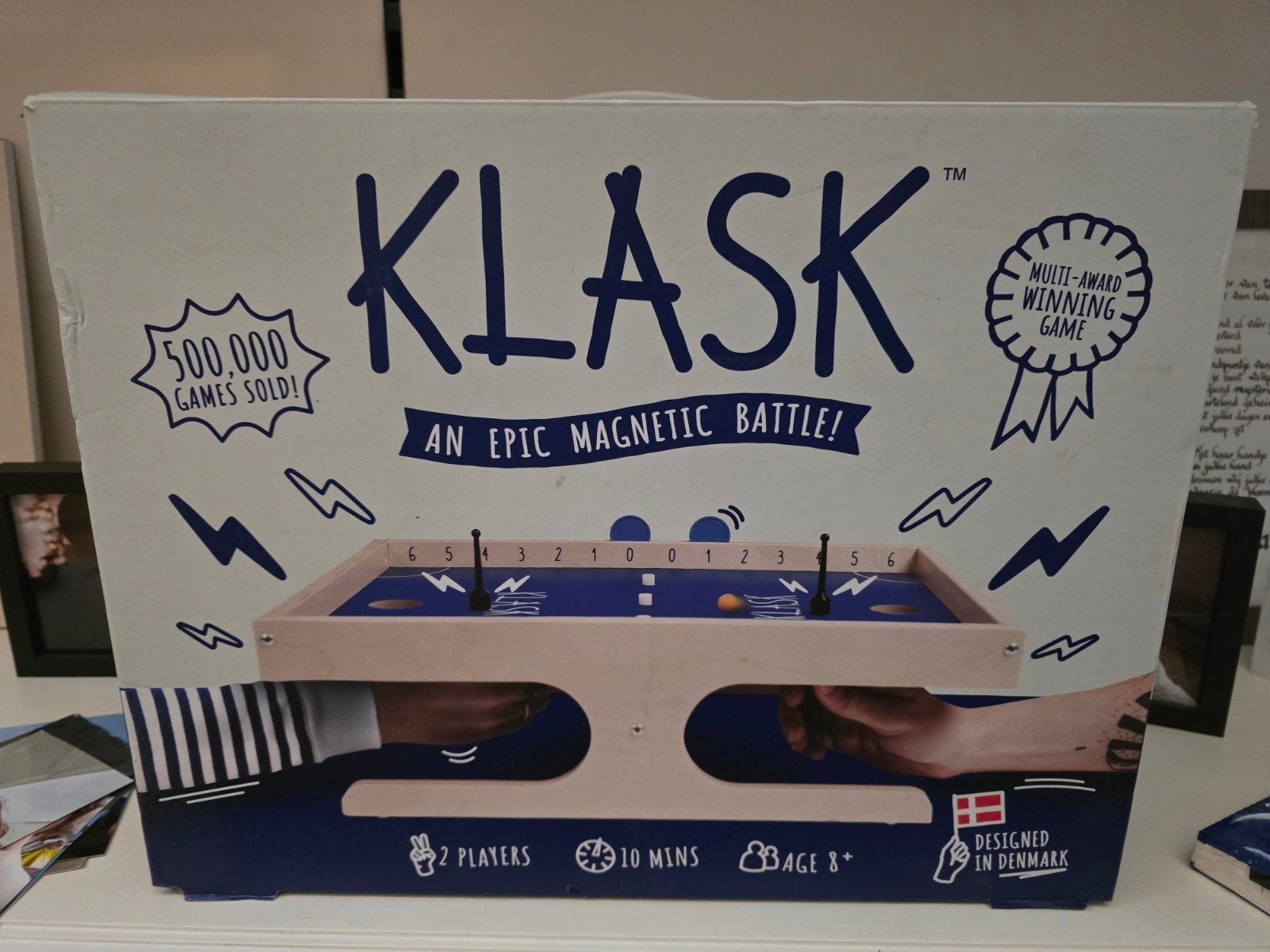 KLASK, Ophalen