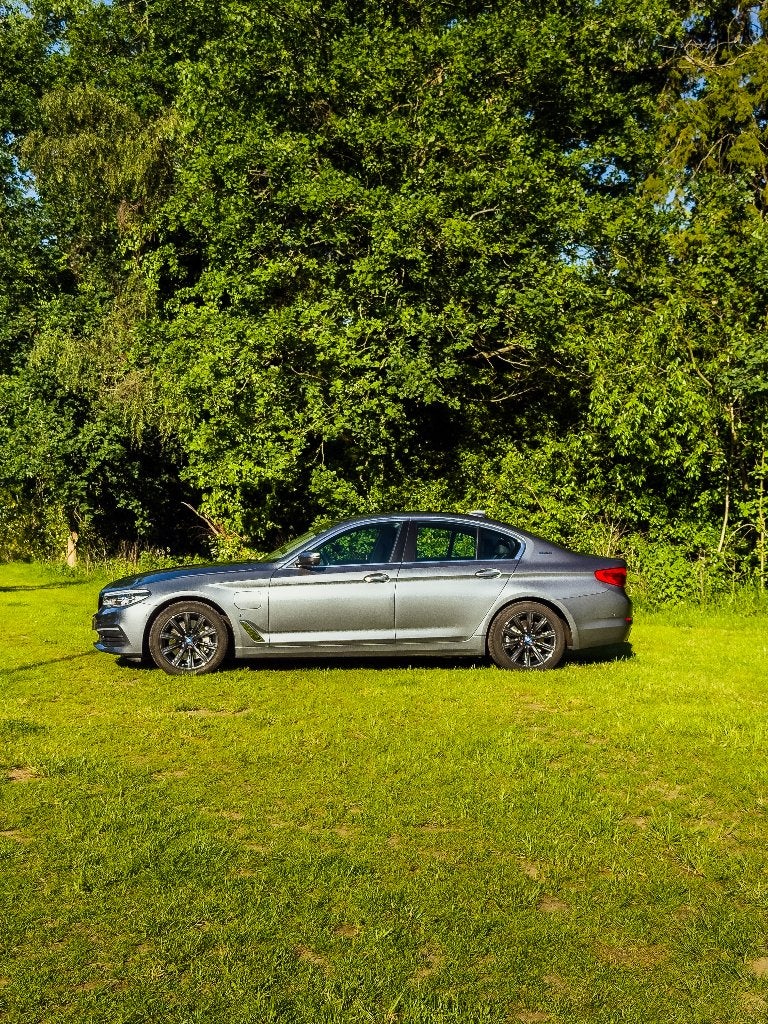 BMW 530e iPerformance | HUD | 360 | Leder | 2 sets velgen, Auto's, BMW, Automaat, Achterwielaandrijving, Euro 6, 4 cilinders