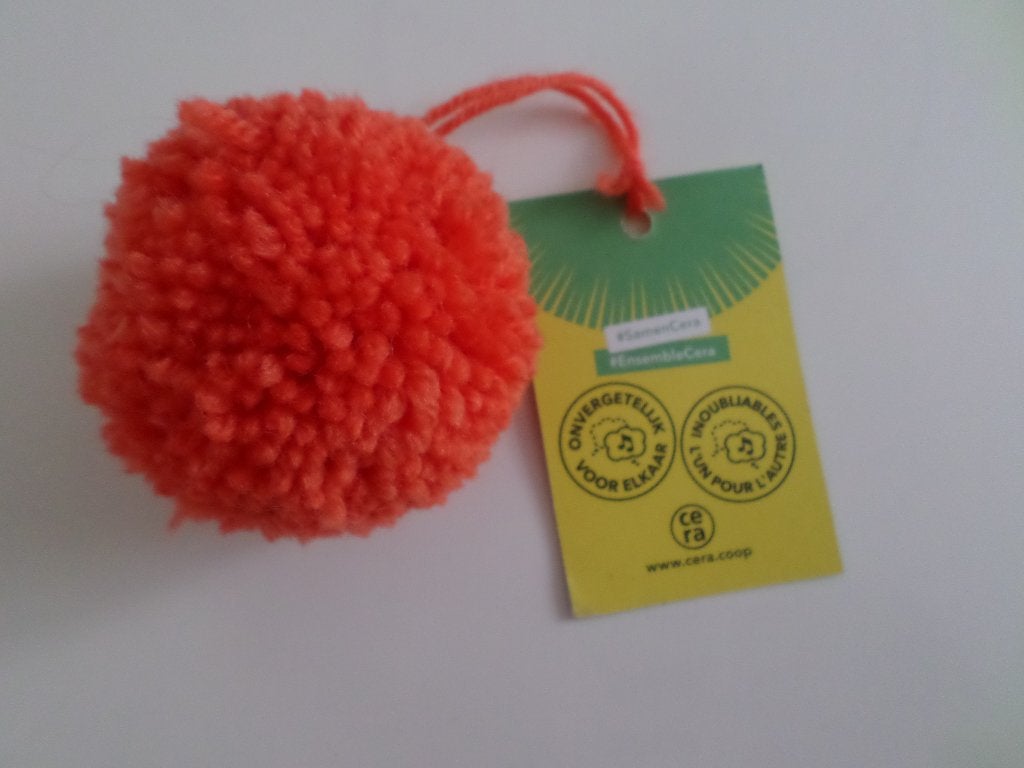 Pompom en laine neuf orange rouge tricot crochet, Hobby & Loisirs créatifs, Enlèvement ou Envoi, Neuf, Tricot, Laine ou Fils