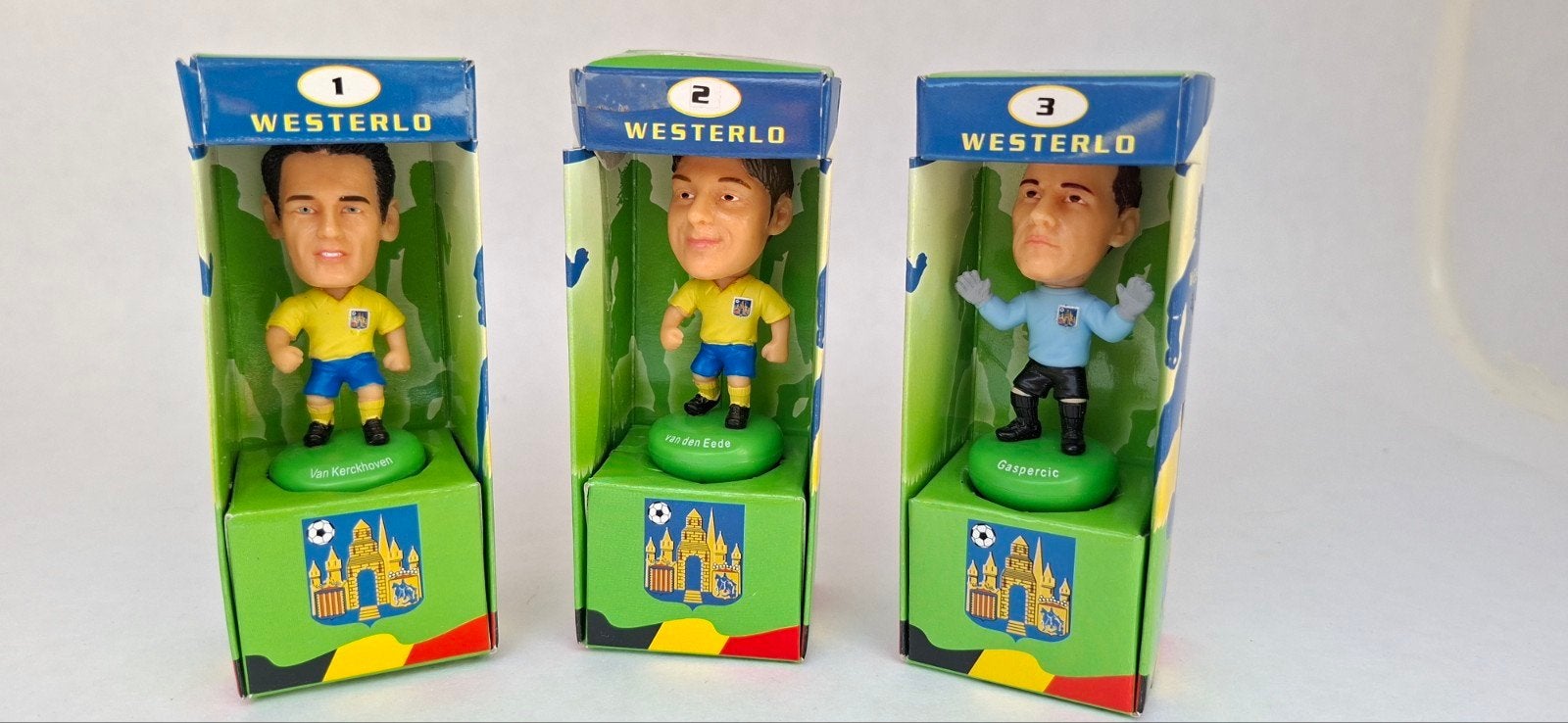 9x KVC Westerlo TakTix Voetbalpoppetjes (originele doos), Verzamelen, Sportartikelen en Voetbal, Zo goed als nieuw, Beeldje of Poppetje