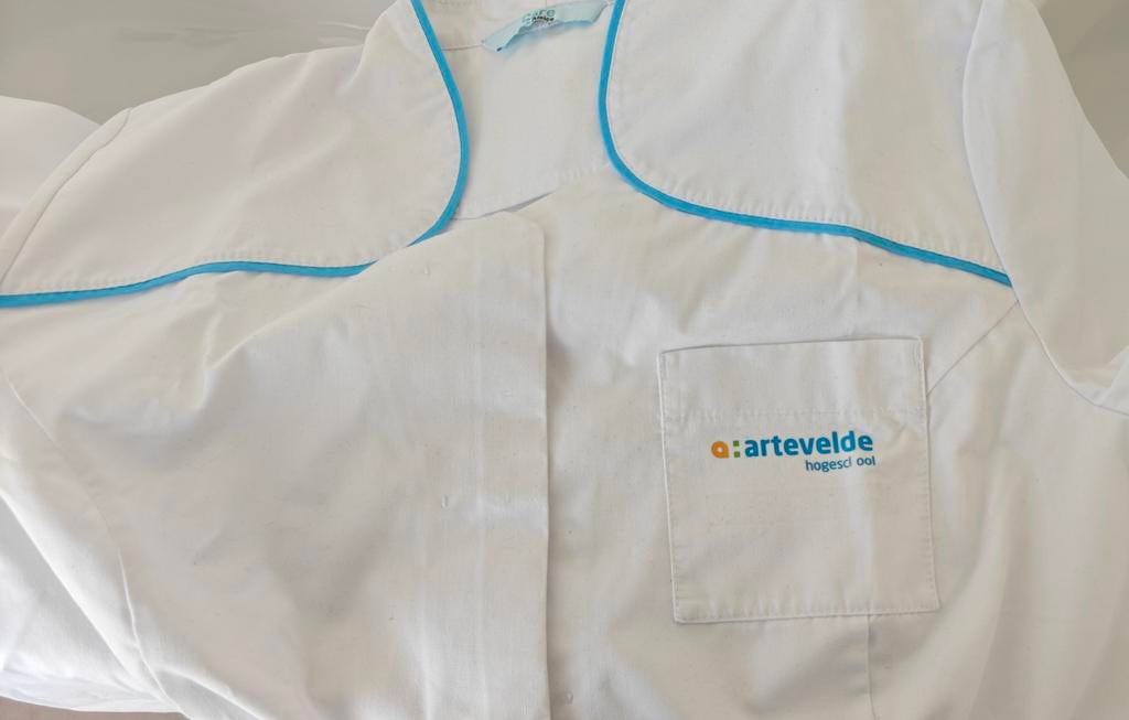 Tuniek/short - schoonheidsverzorging Artevelde HS, Ophalen of Verzenden, Wit