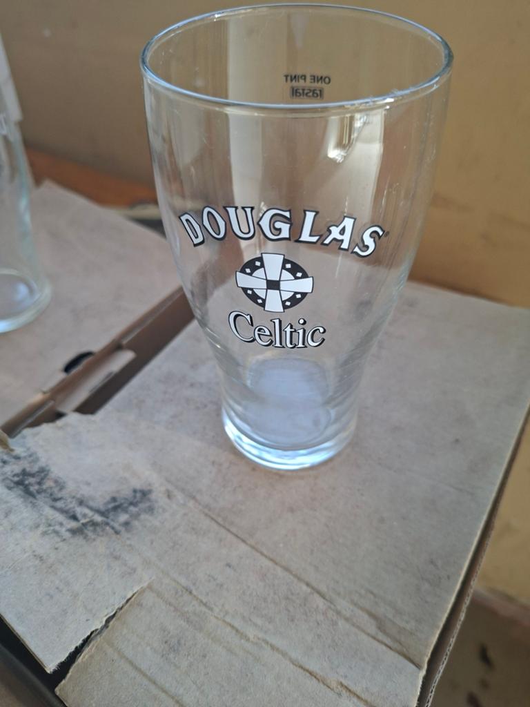 bierglazen abdij bieren  en guinnes 38 stuks, Collections, Enlèvement