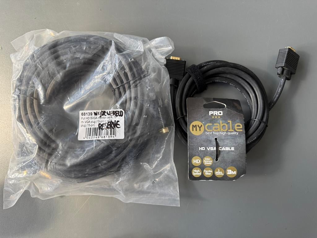 VGA kabel 15m + VGA kabel 3m, Computers en Software, Pc- en Netwerkkabels, Ophalen, Nieuw