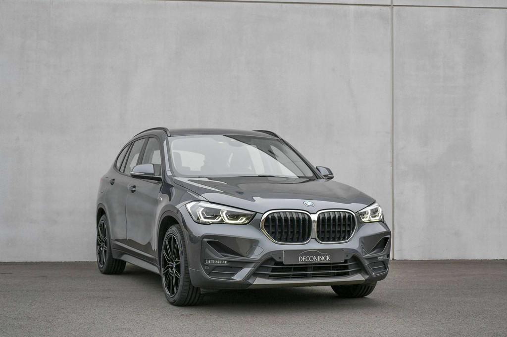 BMW X1 X1 PHEV 1.5iA *CAMERA*LEDER*LED*HEAD-UP*NAVI*CARPLAY*, Gebruikt, Skiluik, Leder, Bedrijf