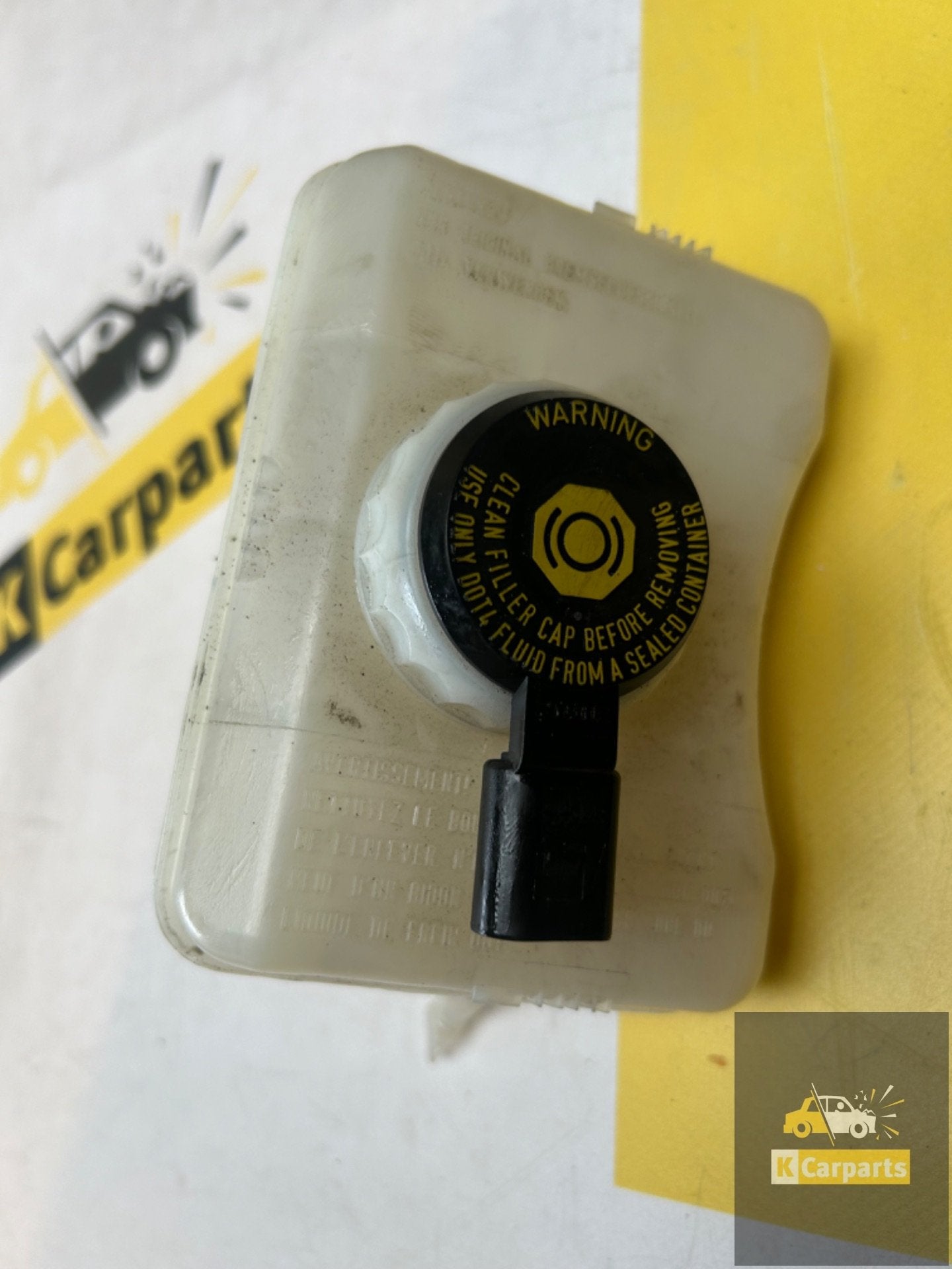Rem reservoir Hoofdremcilinder Audi A6 S6 RS6 A4 8K0611301, Info@fabrikant.eu, Fabrikantstraat 1
1000 AA  Amsterdam, NL, Audi