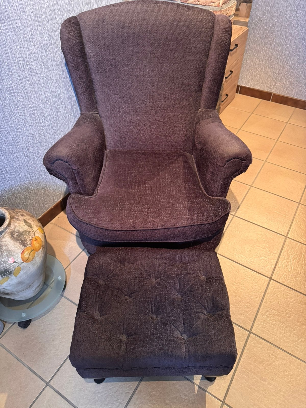Fauteuil noir avec pouf, Enlèvement