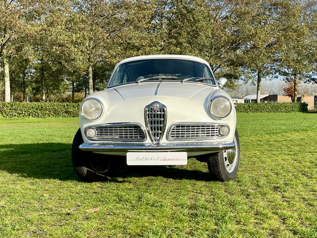 Alfa Romeo Giulia Sprint 1600, foto 2