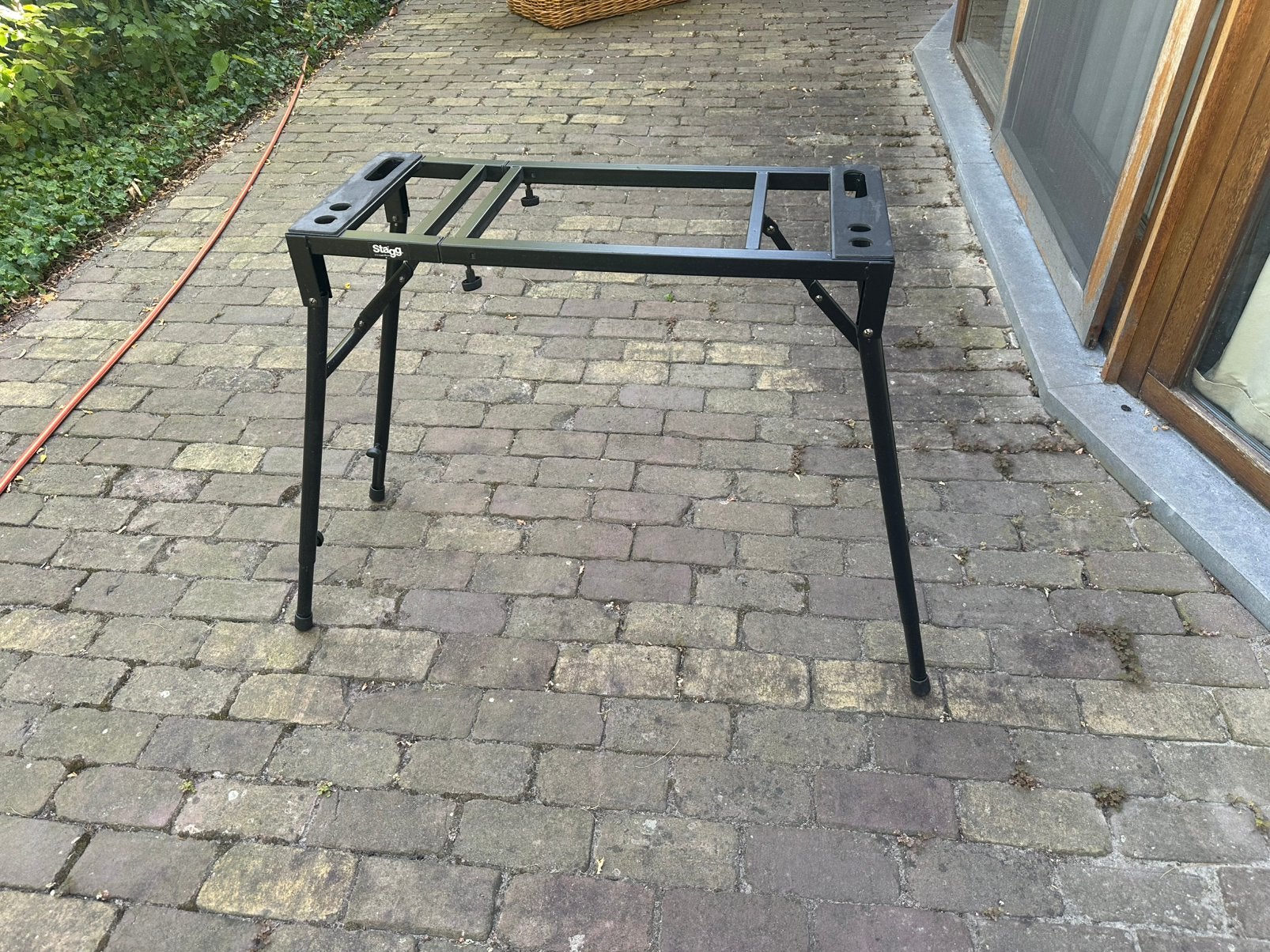 Support pour clavier Stagg - réglable en hauteur, Musique & Instruments, Claviers, Enlèvement, Comme neuf