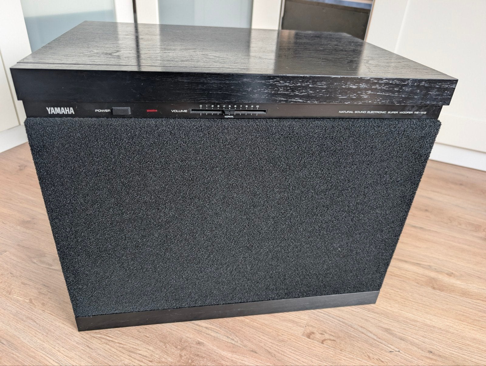 Yamaha NS‑W2 subwoofer, + haut-parleurs gratuit, TV, Hi-fi & Vidéo, Enceintes, Autres marques, Utilisé, 120 watts ou plus, Subwoofer