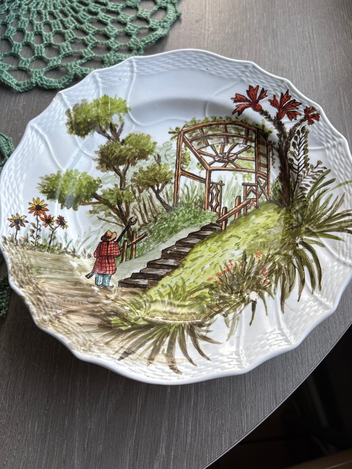 Superbe assiette de présentation sur pied en céramique, Enlèvement ou Envoi