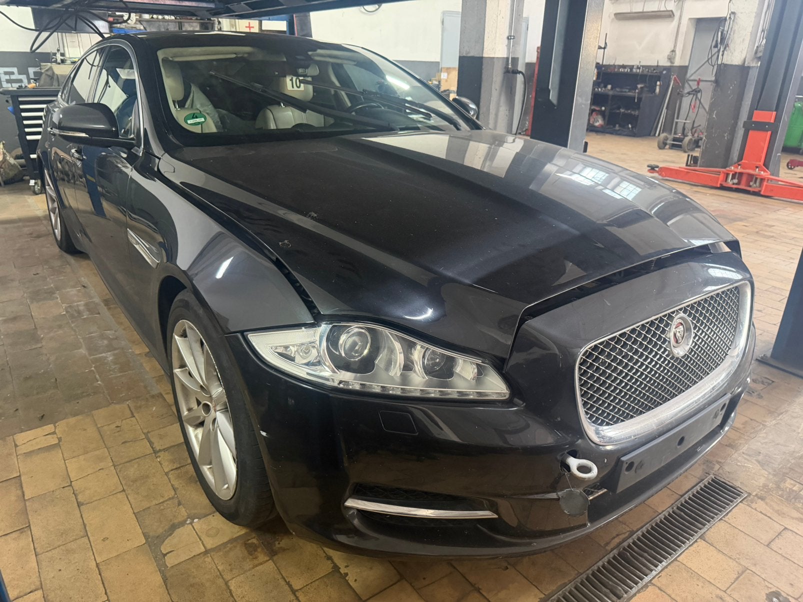 Jaguar XJ Premium Luxury (2015) Moteur cassé, Auto's, Automaat, Euro 5, Beige, Alcantara