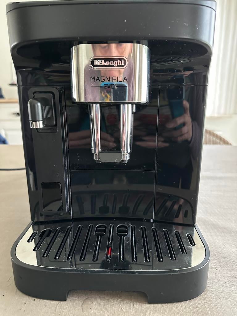 Koffiemachine delonghi magnifica evo-in goede staat, Ophalen, Koffiemachine