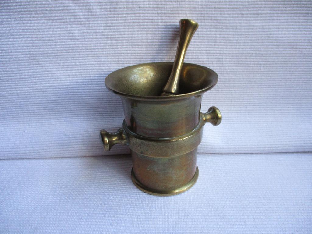 Ancien "Mortier avec son pilon" en bronze doré, Antiquités & Art, Antiquités | Bronze & Cuivre, Bronze, Enlèvement ou Envoi
