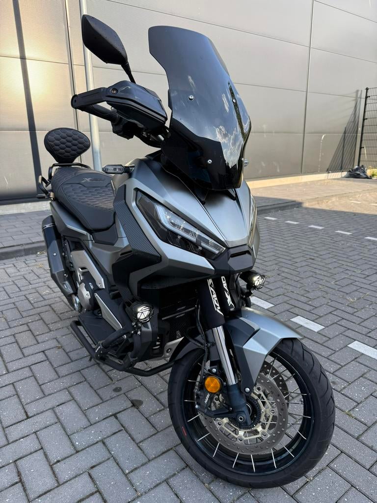 Honda X ADV 750 Akrapović, Motos, Motos | Yamaha, Particulier, Scooter, plus de 35 kW, 2 cylindres, Permis Moto A, Automatique