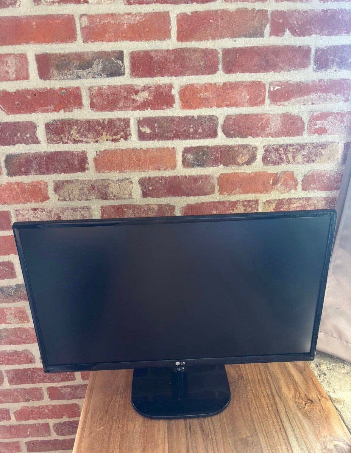 LG beeldscherm 24”, Computers en Software, Ophalen, Zo goed als nieuw