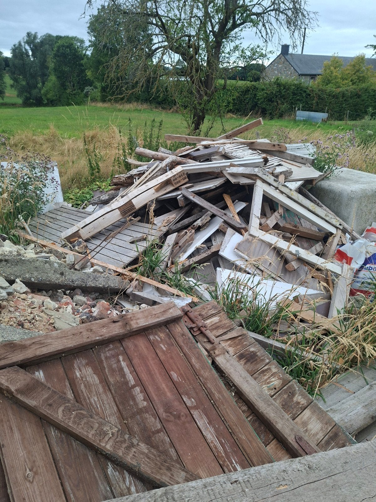 Gratuit - Bois de chauffage a donner, Jardin & Terrasse, Enlèvement