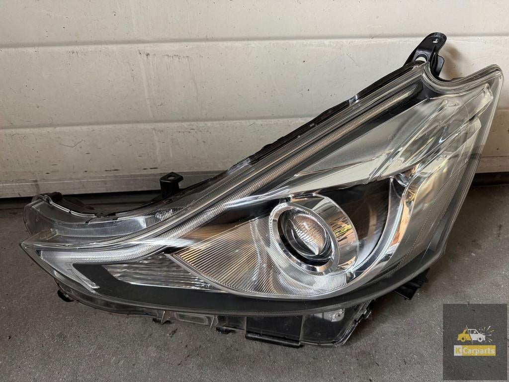 Toyota Prius Plus FULL LED Light Left Lift, Autos : Pièces & Accessoires, Éclairage, Toyota, Utilisé
